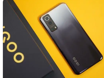 将于7月发布的iQOO下一代旗舰手机将全球首发商用200W闪充