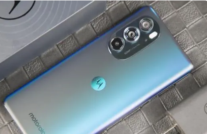 摩托罗拉官方宣布moto X30 Pro手机将提供三焦段影像系统