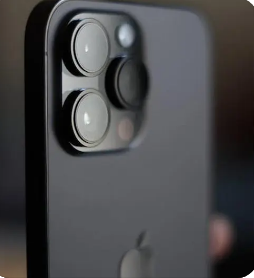 苹果公司正在准备其新一代旗舰手机iPhone 16 Pro的长焦镜头升级